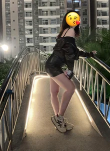 Jin_YourloverIf you kiss me, I won't mind kissing you back.图片