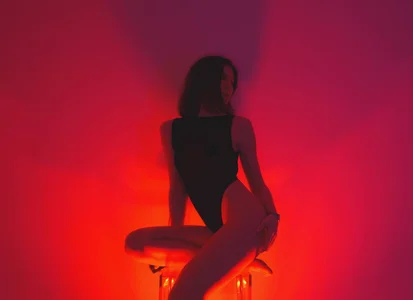 VelvetTheory 🫦 slika