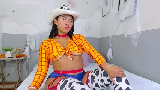 drooling4daddyの🔥 The saloon is open and the cowgirl is ready to welcome you!の 6枚の写真