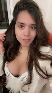 karolinadeven Public Pic 6