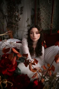 KeiraAsti A Bite of Timeless Beauty Pic 4