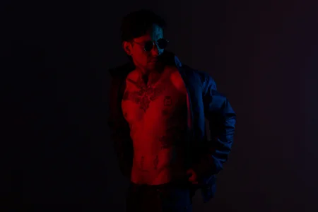 DylanstonneMY BODY Foto 3