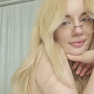 Just me od Lunar_Whisper  snímek