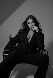 CelineReys Power. Confidence. Control. 圖片 4