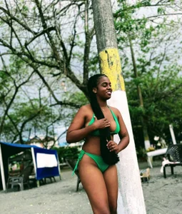 EMMA_JONHES Sun ☀️ Pic 3