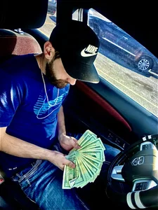 bigluke9469 Public Pic 5