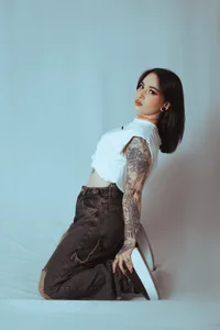 MadissonPaytonn kullanıcısının Midnight Curves albümü -  2 fotoğraf