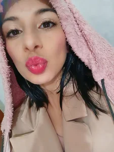 mariana__thompson Kiss 💋💋 Billede 4