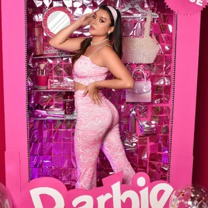 Alysson_parker pink fantasy💗 Bilde