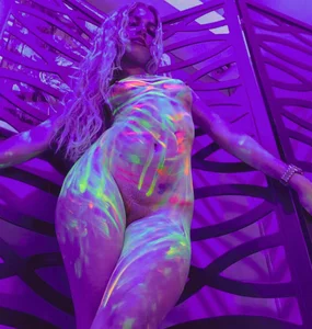 cinniaa_ Painted body😍 Pic 6