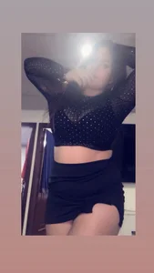 Karol_Queens_ Public Pic