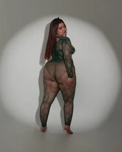 emmacurvy Your favorite luck is here 💚😘 Immagine 