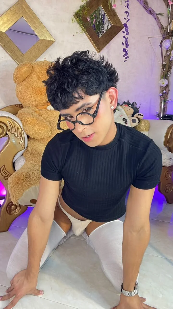 ภาพที่กำลังนิยมของ HungLatinoFemboy  3942