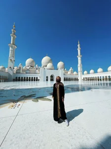 Chloe_Richardson DownInRisingSun Pic 5