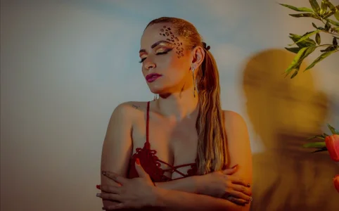 Jeanineescott WILD GIRL Pic 4