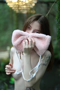 valenora_xs Sweet gift with a bow Pic 9
