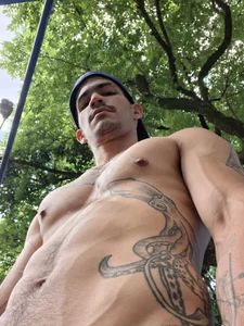 Jared_Cole Exercise day - {count, plural, one {תמונה אחת} two {שתי תמונות} many {# תמונות} other {# תמונות}}