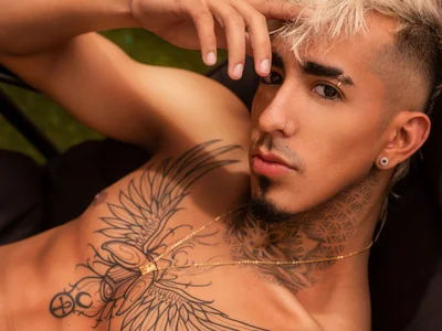 Donovan_Desmond Sexy!💫 Hình 3