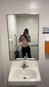 mascboyyy Public . fénykép