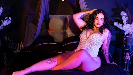 KayllaEvanss_ Take off my clothes and I'll take away your desire. Pic