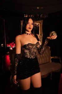 Adalyn_Cute kullanıcısının Sensual LADY gothic 🖤🌙🧛🏻‍♀️ albümü -  5 fotoğraf