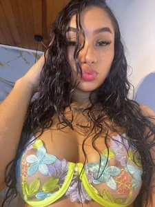 KayleeJones7 kullanıcısının mmm 😋 albümü -  2 fotoğraf