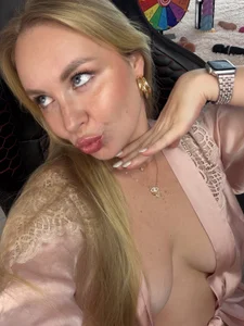 Kitty-Kelsi Public Fotka 4