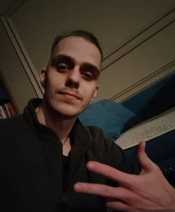 Public de Teyho_  2 photos