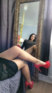 Zdjęcia kira_moon__ Black dress and red heels ♥:  4
