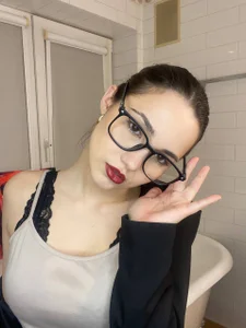 LeenaPuita Do you like strict style? Pic 3