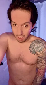 Jonny_OhMG Public Pic 4