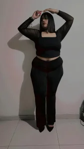 Milenaecu Holis  2 снимка