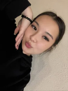 AlberthaEscue Only one ☝️ Pic 4