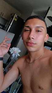 enzo_soto: Boy on fire 🔥 ( 2 фото)