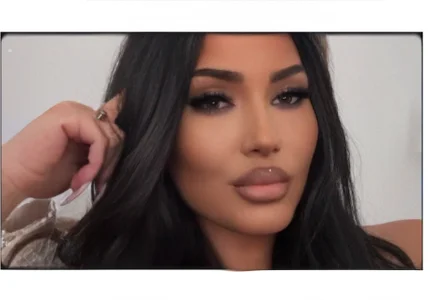 Amore Selfie 😋 od Kaylynn  2 snímek