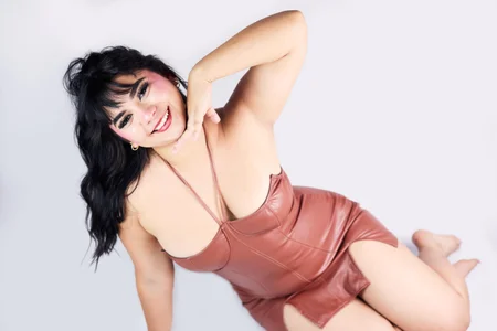 me 🥺🖤 de EVANGELIINE_TAY  2 Imagens