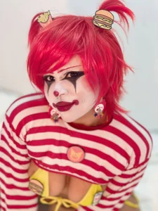 Kuromii_のRONALD MC'DONALD 🍔🍟❤ (Do you want to come here and eat my burger? ❤)の 5枚の写真