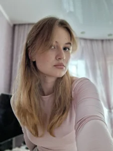 AnnPink Blonde hair and big dreams รูป 