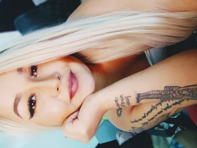 Public de sweetana_  3 photos