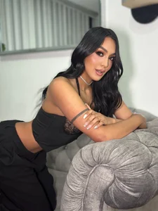 Sara_Greey 𝐿𝑒𝑡'𝑠 𝑔𝑒𝑡 𝑤𝑒𝑡💦 Immagine  5