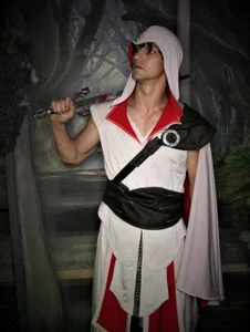 Zdjęcia dirty-boss Put on an Assassin costume with a metal chain mail sword 1600 tokens:  6