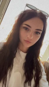 TianaWidell Public Foto 2