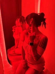 Liahdiaz_のHorny redhead at the clubの 4枚の写真