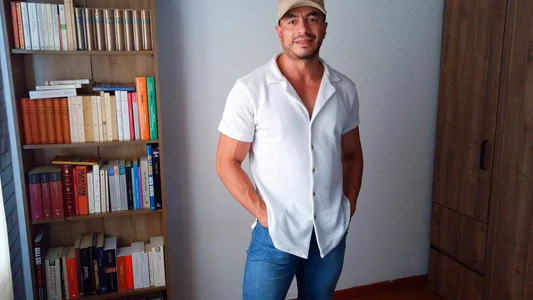 TheOnlyJoshAdams Josh at home Foto 3