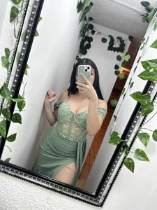 Elegant Amelia 💚🤍 od Ameliiaa_tay  4 snímek