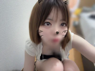 haijin_randoseru_chanの自撮りの 3枚の写真