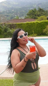 kiana_cream Cocktel and Pool Day 💦🍹 Pic 2