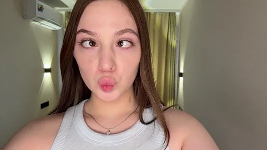 NguyetHankey Face close up and having fun ! Pic 3