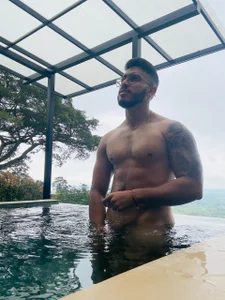 A night out of the routine 😎 de Liam_Kleiin  3 photos