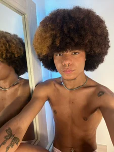 Innocent… or Maybe Not 🖤 de Alexiis_Etereo  5 Imagens